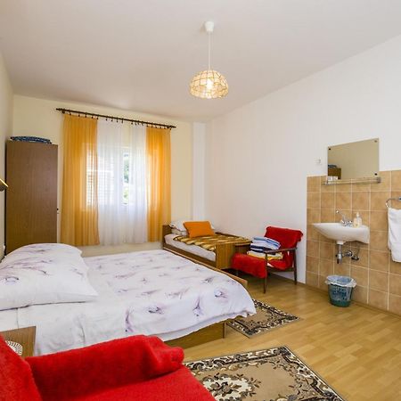 Rooms Padovan B&B Banjol Buitenkant foto
