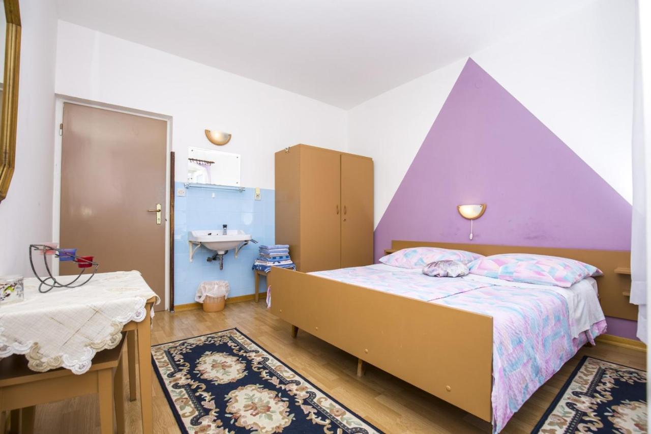 Rooms Padovan B&B Banjol Buitenkant foto